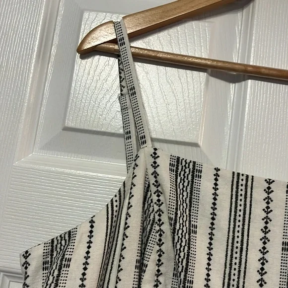 Old Navy Women’s Jumpsuit Size XL - Picture 5 of 8